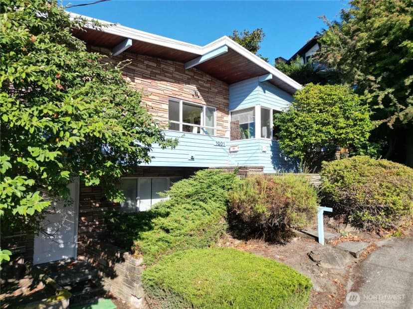 Property photo for 1001 1st Avenue N, Seattle photo 4