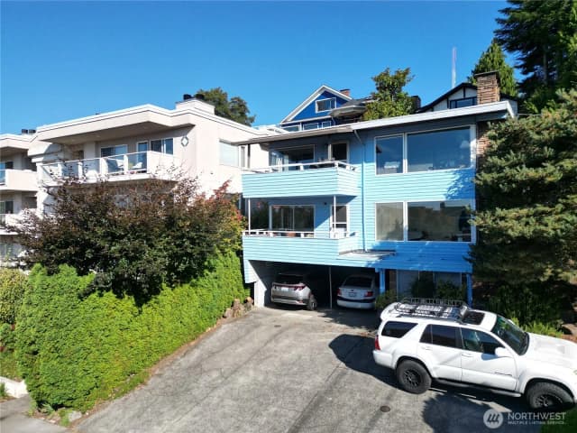 Property photo for 1001 1st Avenue N, Seattle photo 3
