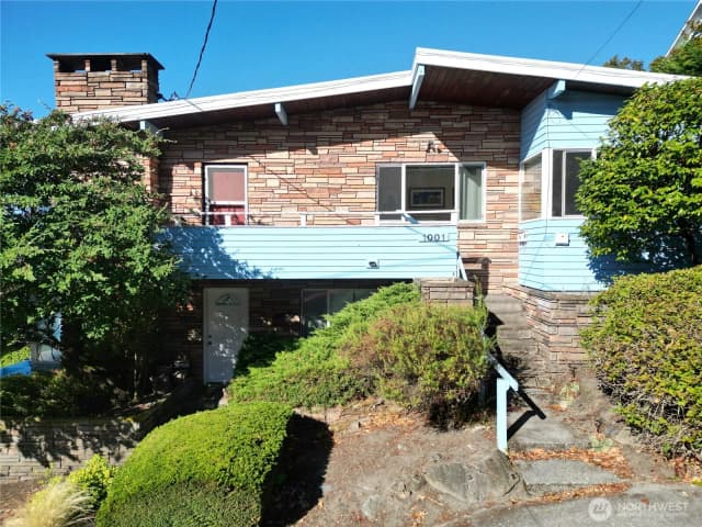 Property photo for 1001 1st Avenue N, Seattle photo 5