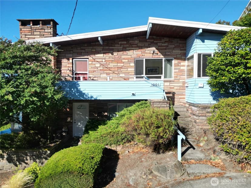Property photo for 1001 1st Avenue N, Seattle photo 5