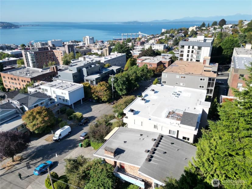 Property photo for 1001 1st Avenue N, Seattle photo 8