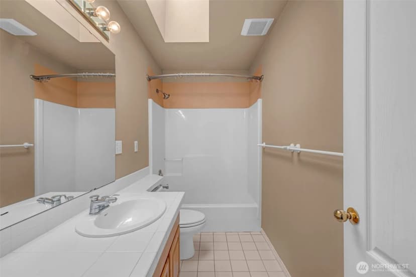 Property photo for 17336 Military Road S, Sea Tac photo 21