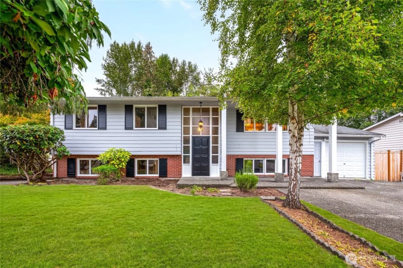 Property photo for 15627 Se 11th Street, Bellevue photo 2