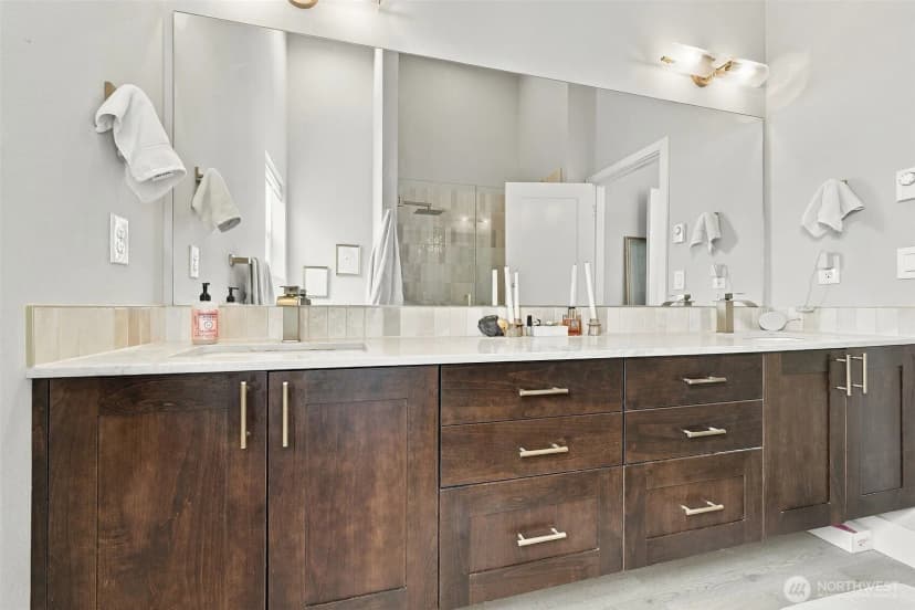 Property photo for 18234 73rd Avenue Ne #103, Kenmore photo 11