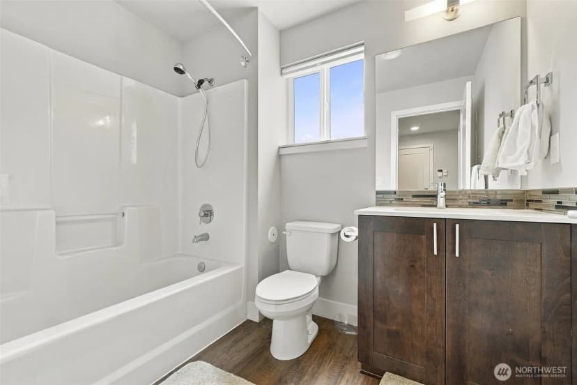 Property photo for 18234 73rd Avenue Ne #103, Kenmore photo 15