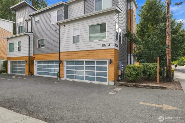 Property photo for 18234 73rd Avenue Ne #103, Kenmore photo 2