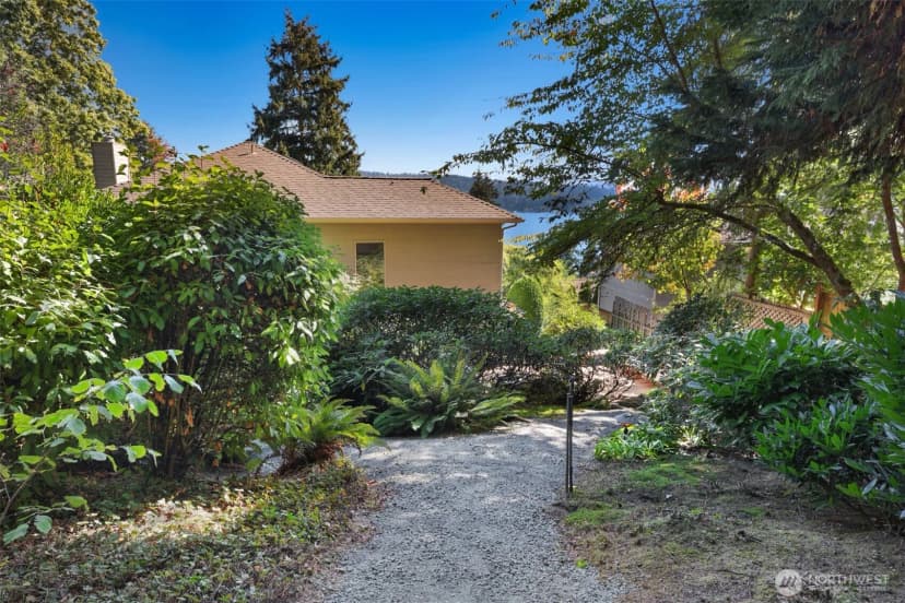 Property photo for 13025 42nd Avenue Ne, Seattle photo 36