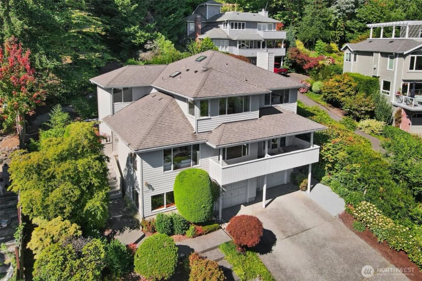 Property photo for 13025 42nd Avenue Ne, Seattle photo 37