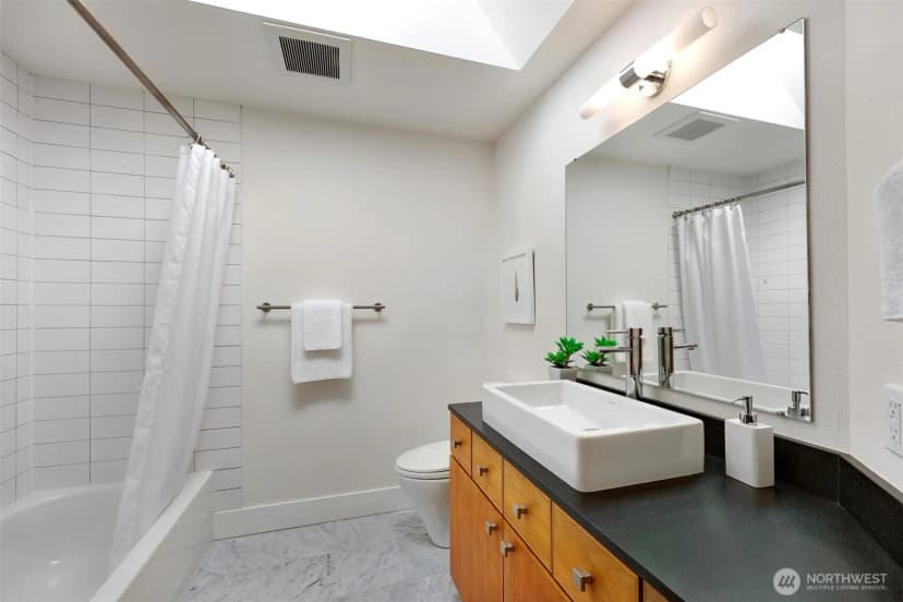 Property photo for 13025 42nd Avenue Ne, Seattle photo 14