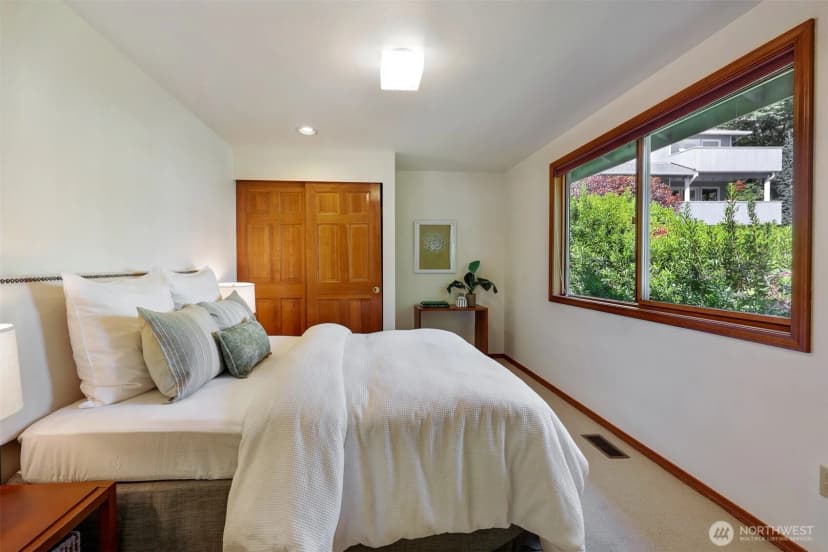 Property photo for 13025 42nd Avenue Ne, Seattle photo 23