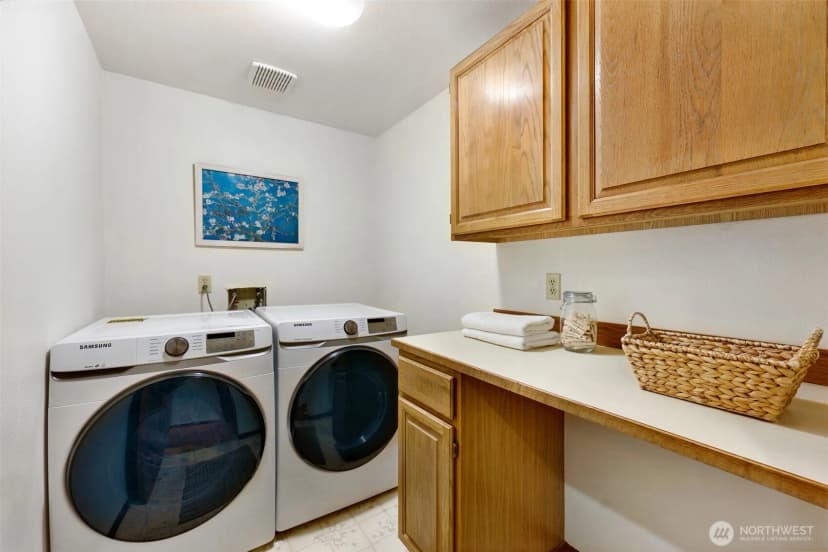 Property photo for 13025 42nd Avenue Ne, Seattle photo 27