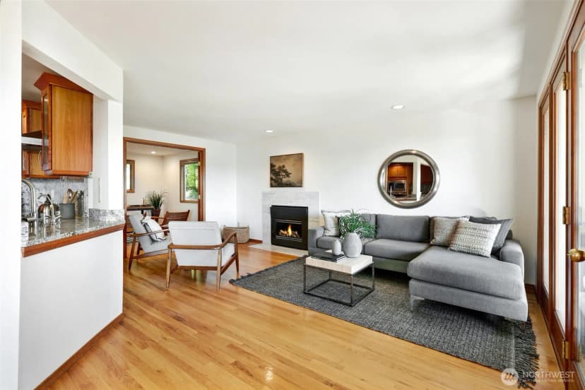 Property photo for 13025 42nd Avenue Ne, Seattle photo 7