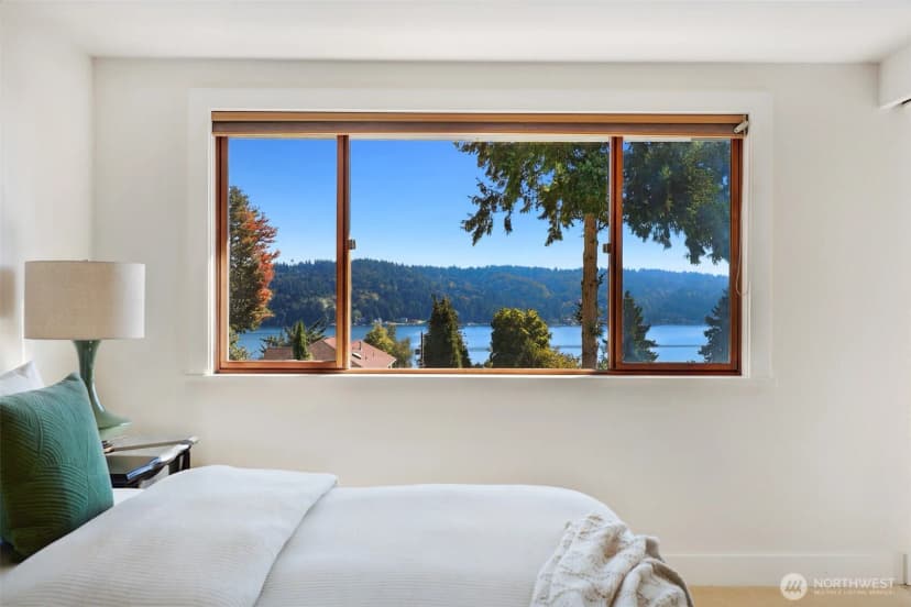 Property photo for 13025 42nd Avenue Ne, Seattle photo 19