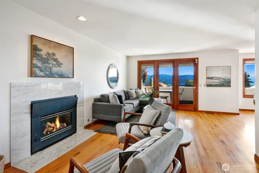 Property photo for 13025 42nd Avenue Ne, Seattle photo 6