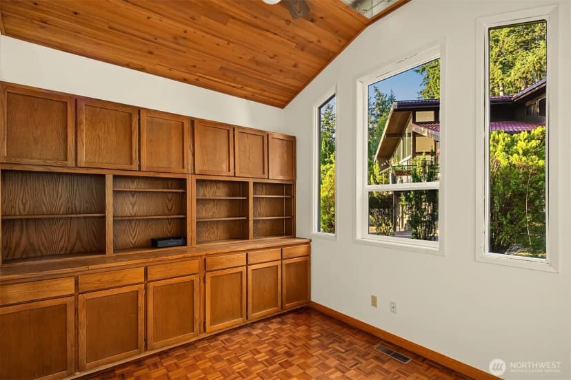 Property photo for 7016 165th Place Sw, Edmonds photo 25