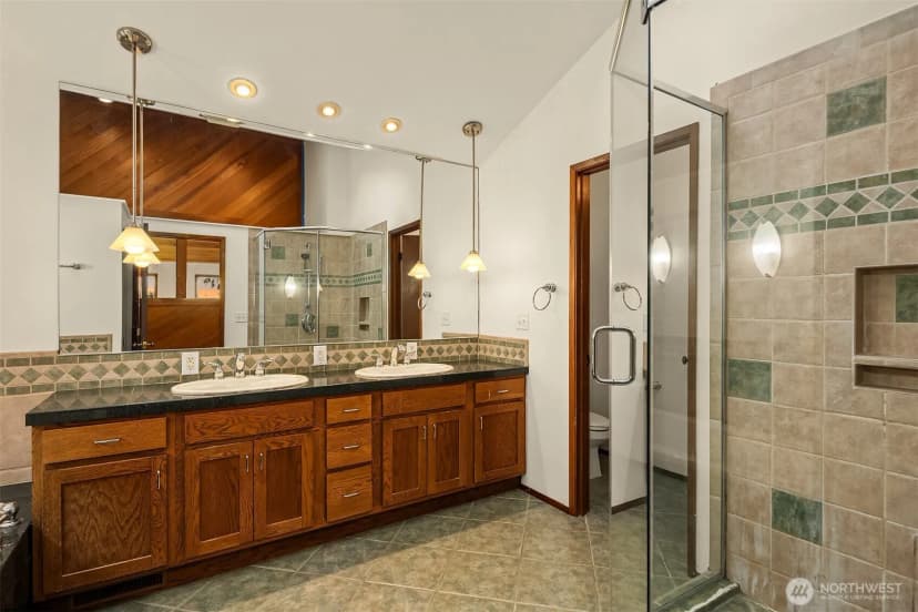 Property photo for 7016 165th Place Sw, Edmonds photo 19