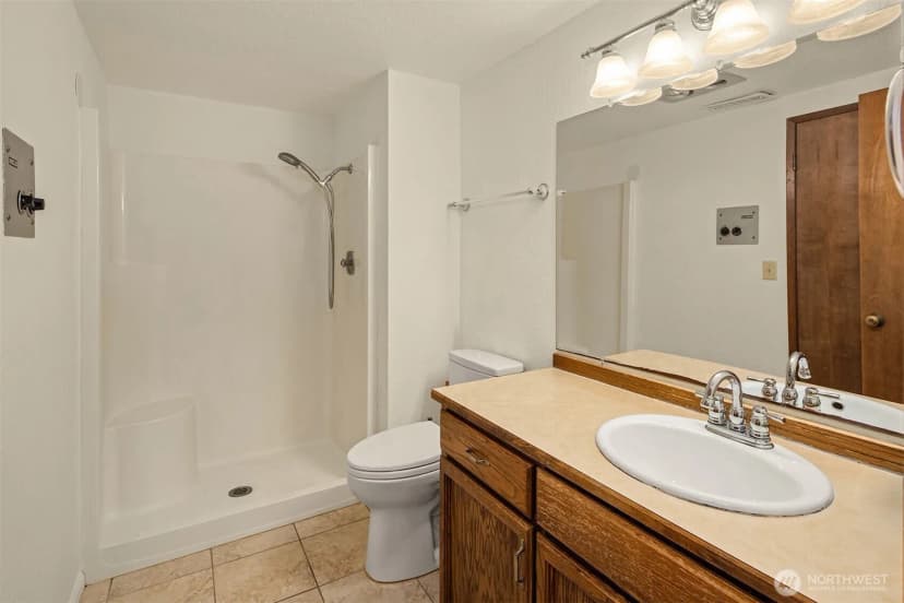 Property photo for 7016 165th Place Sw, Edmonds photo 28