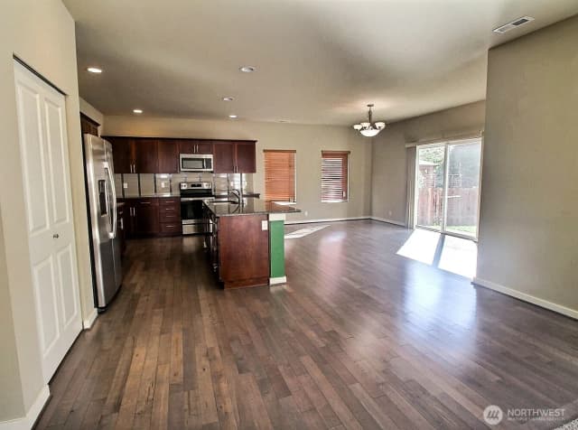 Property photo for 6321 Victoria Avenue Se, Auburn photo 5