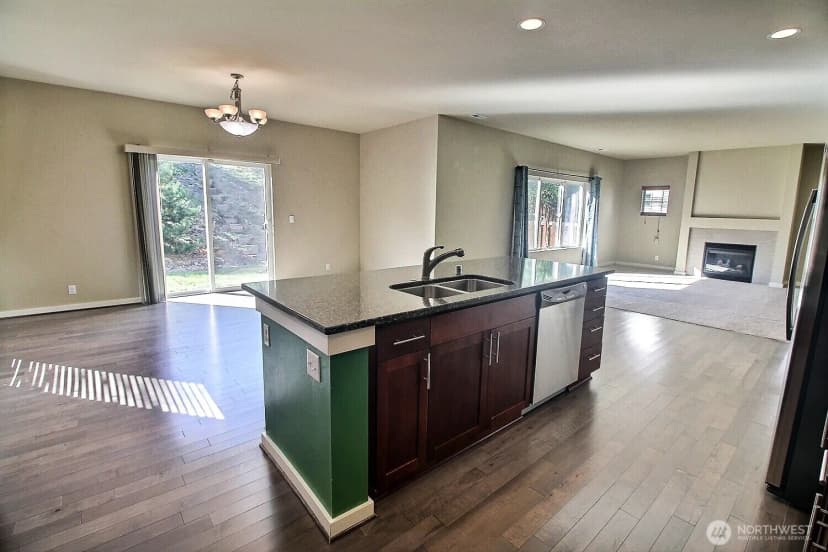 Property photo for 6321 Victoria Avenue Se, Auburn photo 4