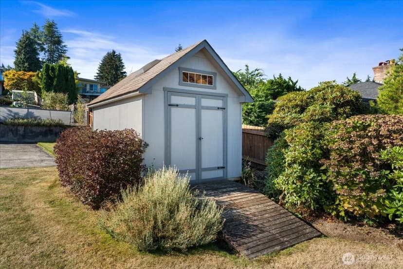 Property photo for 29860 Marine View Drive Sw, Federal Way photo 31