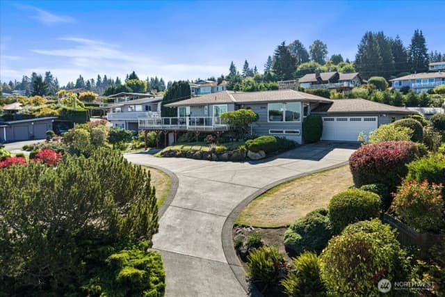 Property photo for 29860 Marine View Drive Sw, Federal Way photo 2