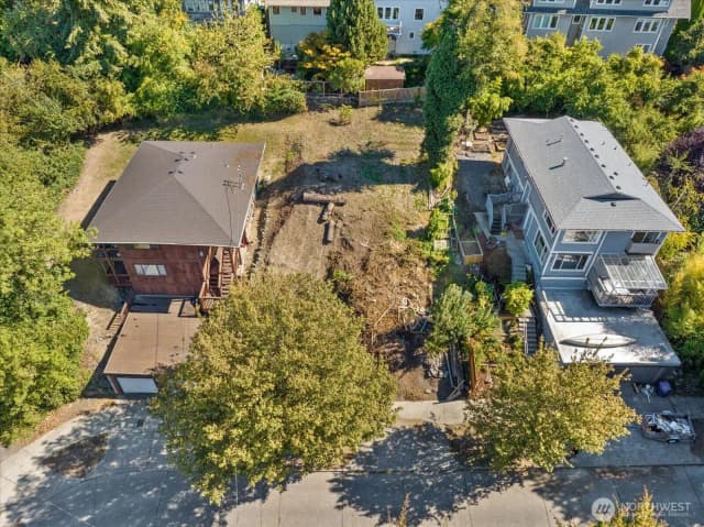 Property photo for 3820 23rd Avenue Sw, Seattle photo 4