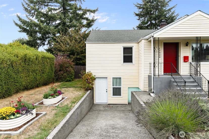 Property photo for 13424 2nd Avenue Sw, Burien photo 32