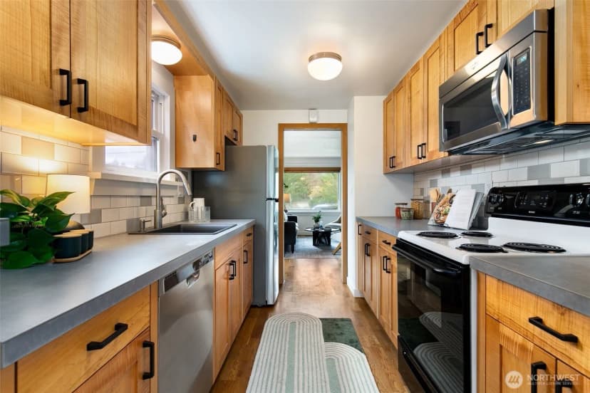 Property photo for 13424 2nd Avenue Sw, Burien photo 12