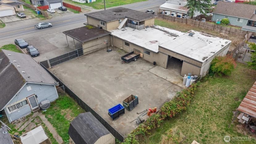 Property photo for 9412 Portland Avenue E, Tacoma photo 4