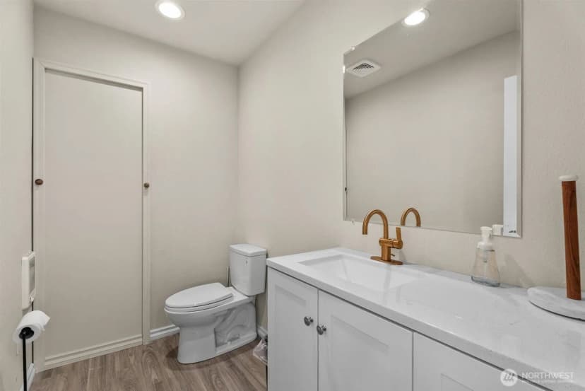 Property photo for 9412 Portland Avenue E, Tacoma photo 14