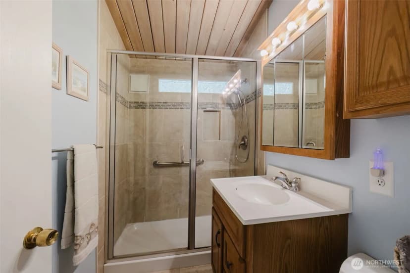 Property photo for 8167 E Cricket Lane, Port Orchard photo 16