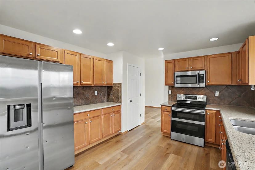 Property photo for 2213 189th Street E, Tacoma photo 8