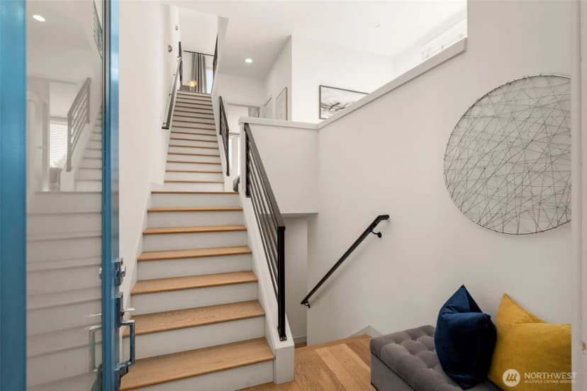 Property photo for 104 -a 19th E, Seattle photo 3