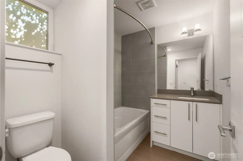 Property photo for 104 -a 19th E, Seattle photo 26