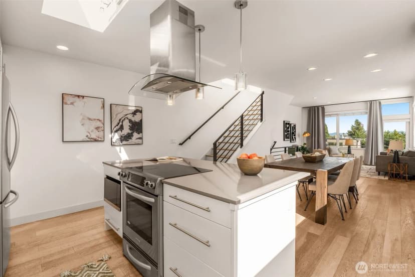 Property photo for 104 -a 19th E, Seattle photo 12