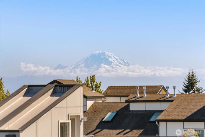 Property photo for 104 -a 19th E, Seattle