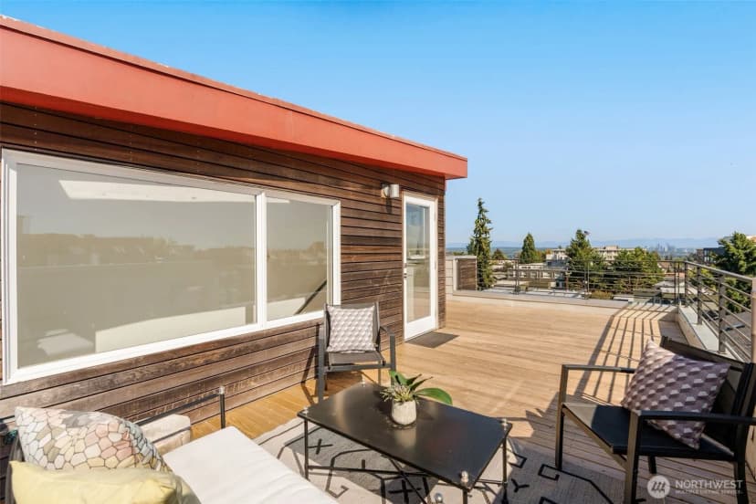 Property photo for 104 -a 19th E, Seattle photo 15