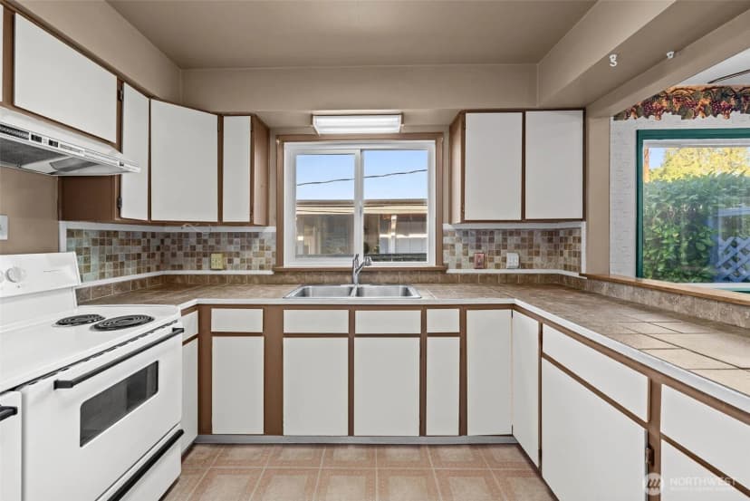 Property photo for 2124 E 17th Street, Bremerton photo 16