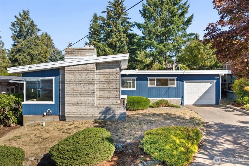 Property photo for 2124 E 17th Street, Bremerton photo 3