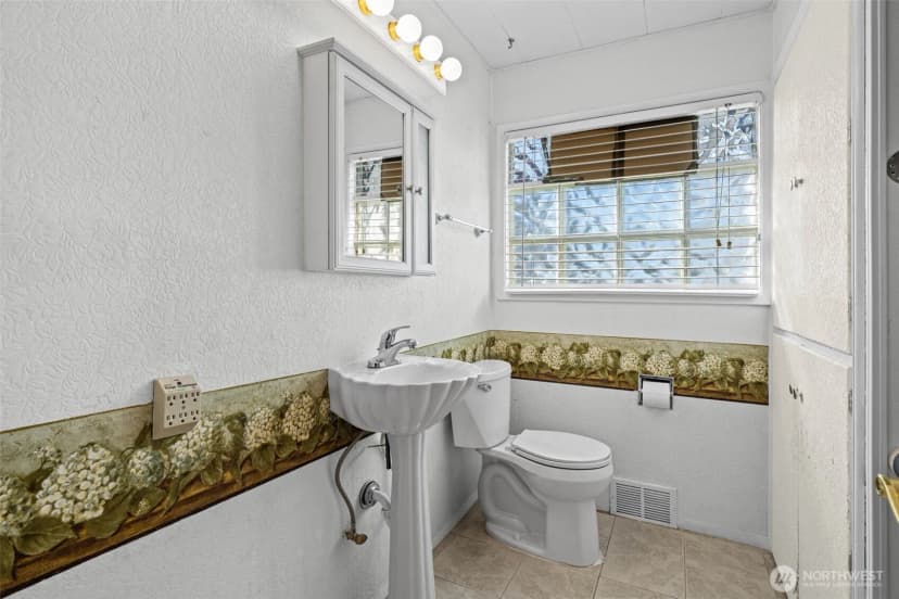 Property photo for 2124 E 17th Street, Bremerton photo 22