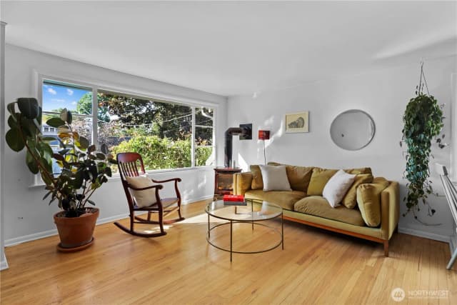 Property photo for 314 Nw 44th Street, Seattle photo 4