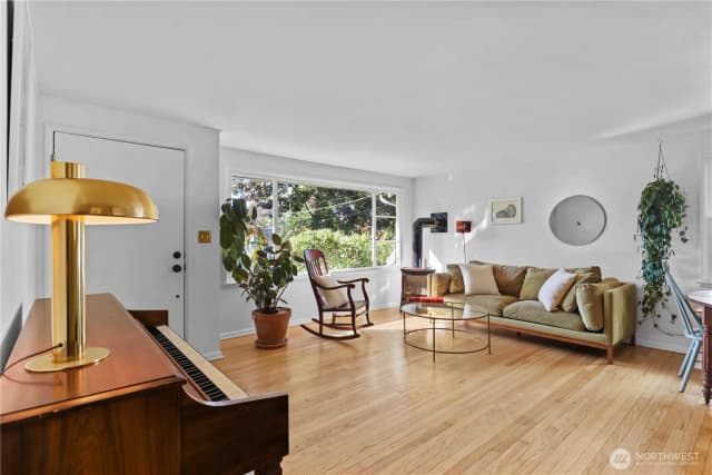 Property photo for 314 Nw 44th Street, Seattle photo 3