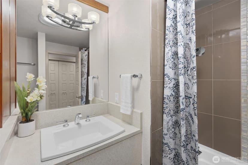 Property photo for 20535 Ne 37th Way, Sammamish photo 24