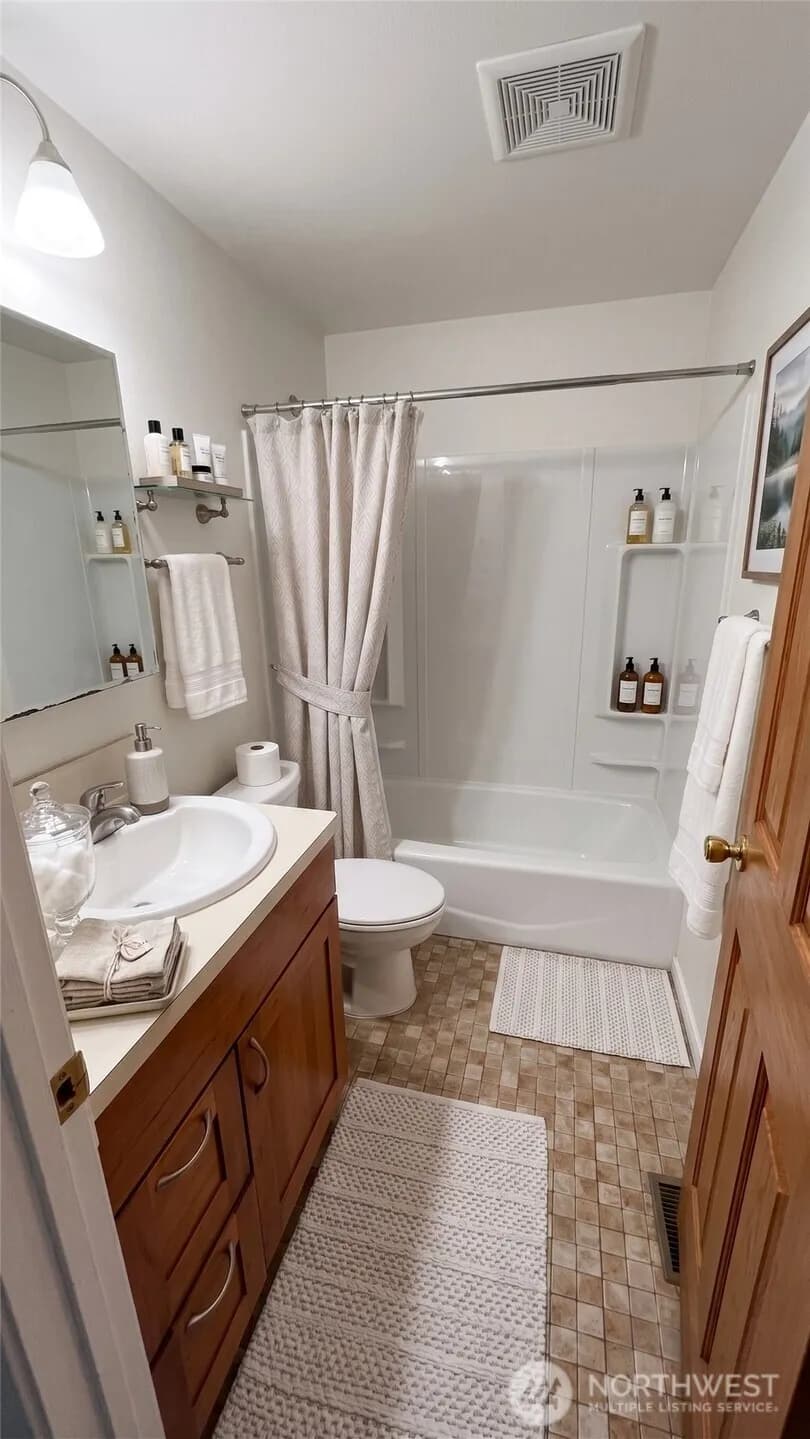 Property photo for 13807 Greenwood Avenue N, Seattle photo 34