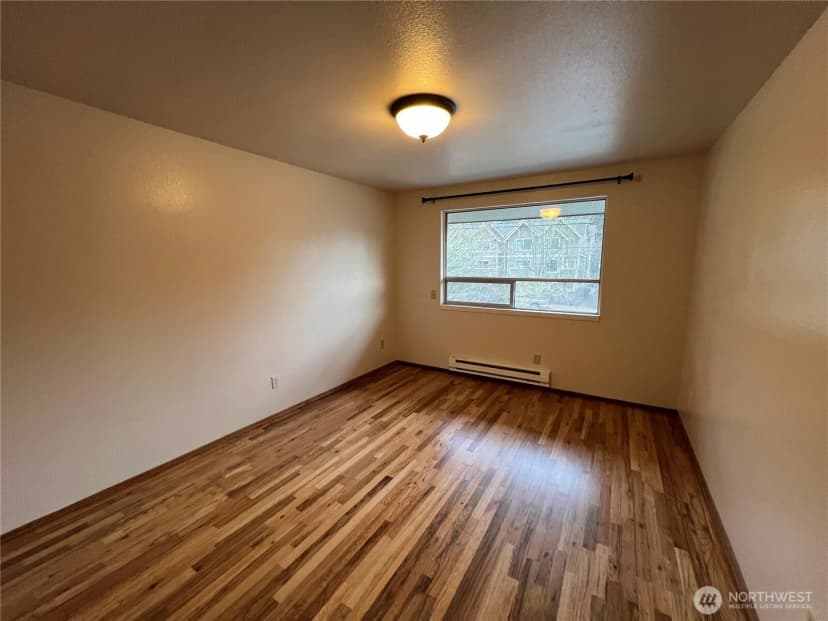 Property photo for 13807 Greenwood Avenue N, Seattle photo 12