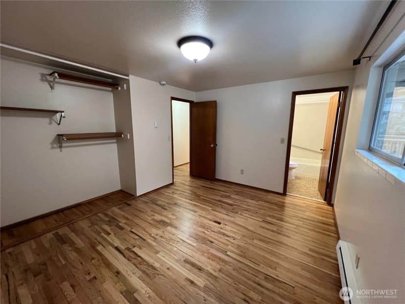 Property photo for 13807 Greenwood Avenue N, Seattle photo 8