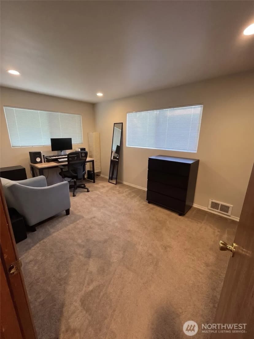 Property photo for 13807 Greenwood Avenue N, Seattle photo 24