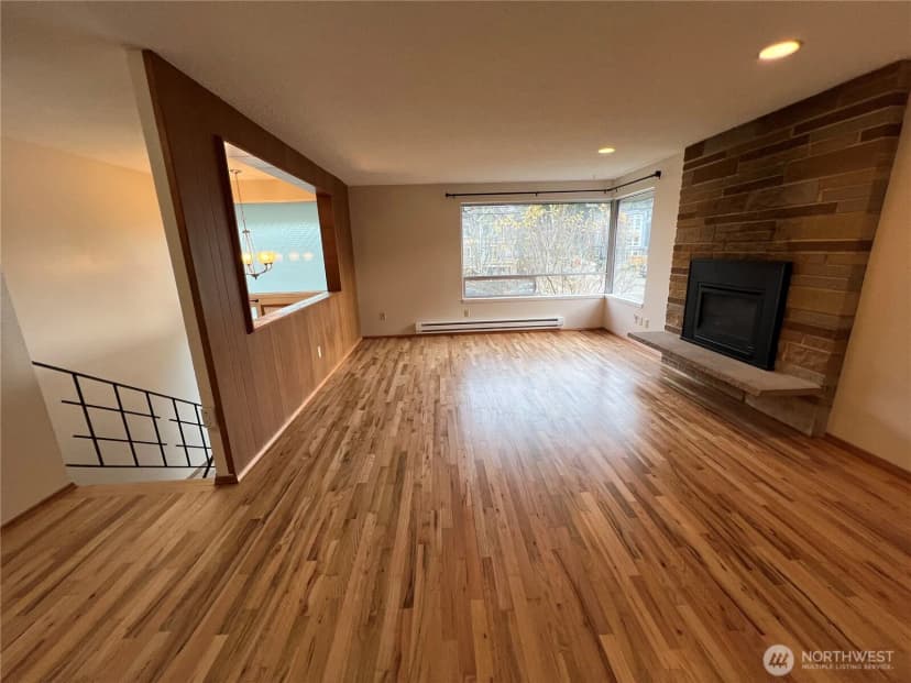 Property photo for 13807 Greenwood Avenue N, Seattle photo 6