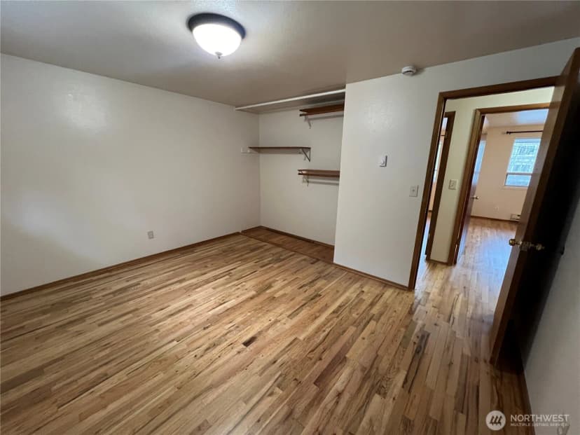 Property photo for 13807 Greenwood Avenue N, Seattle photo 9