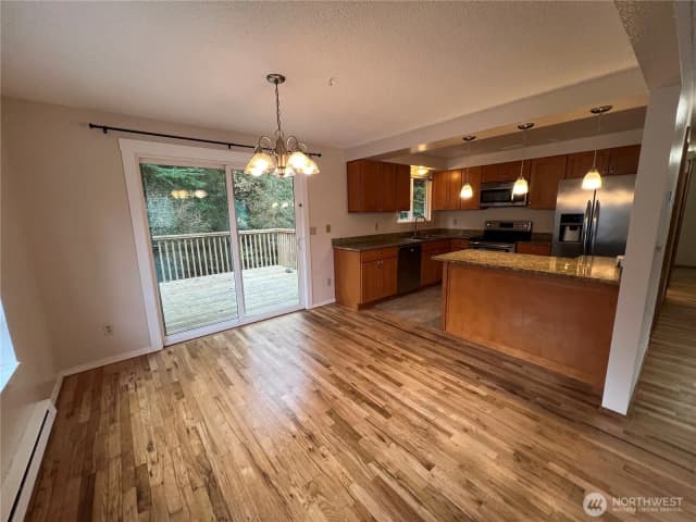 Property photo for 13807 Greenwood Avenue N, Seattle photo 5